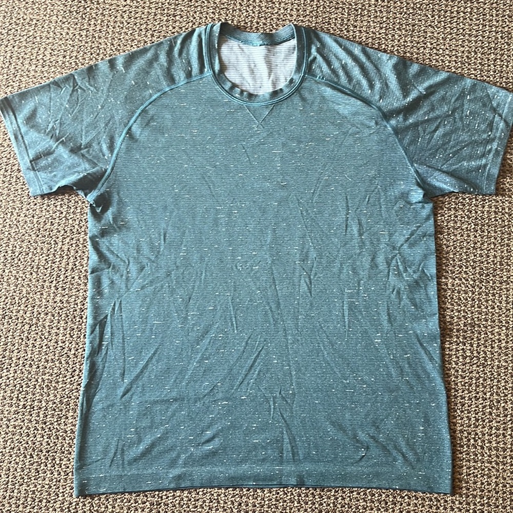 Lululemon large shirt